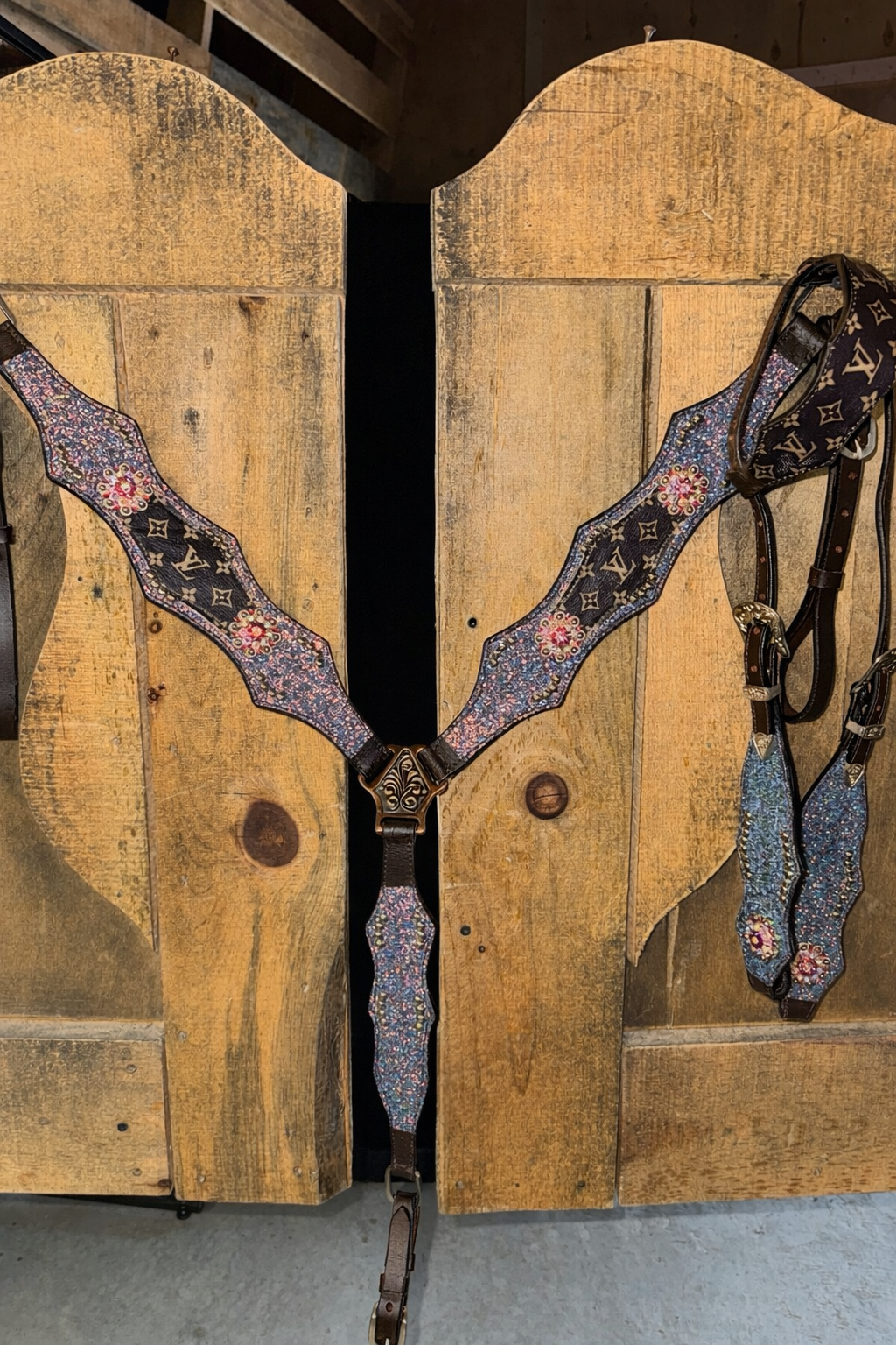 Premium Chameleon LV Tack Set